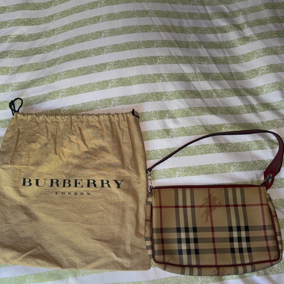 Authentic Burberry Haymarket Check small purse. Like new - Picture 3 of 9